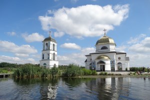 Триполье и затопленная церковь под Ржищевом